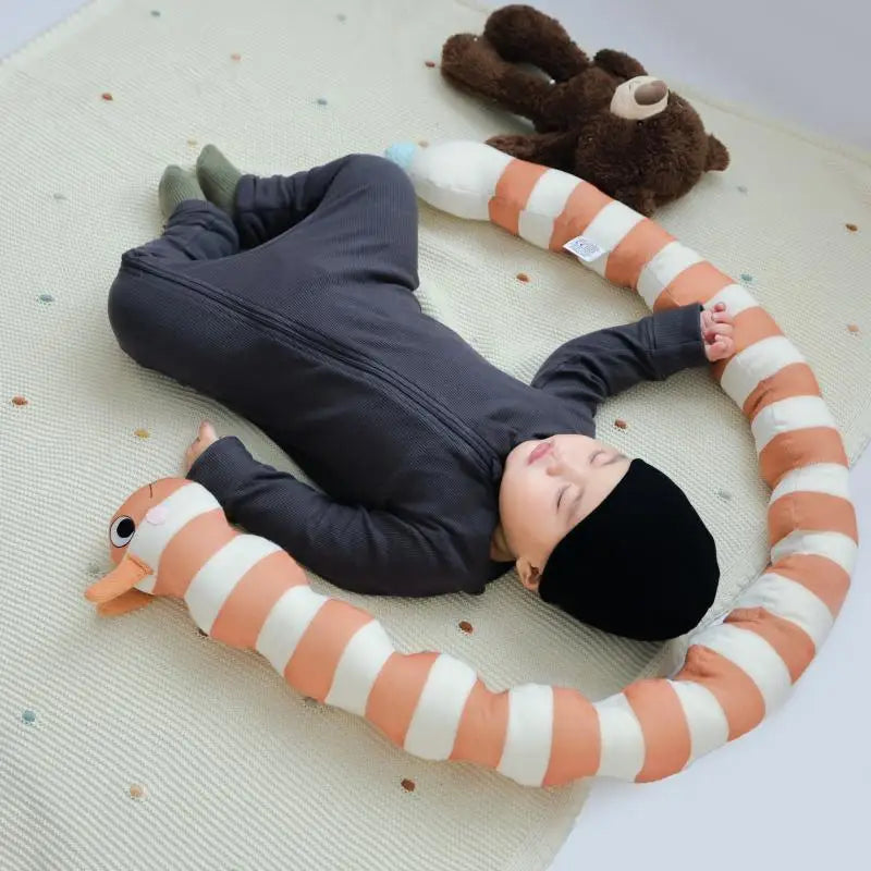 tour-de-lit-coussin-tressé-peluche-mamanetmini