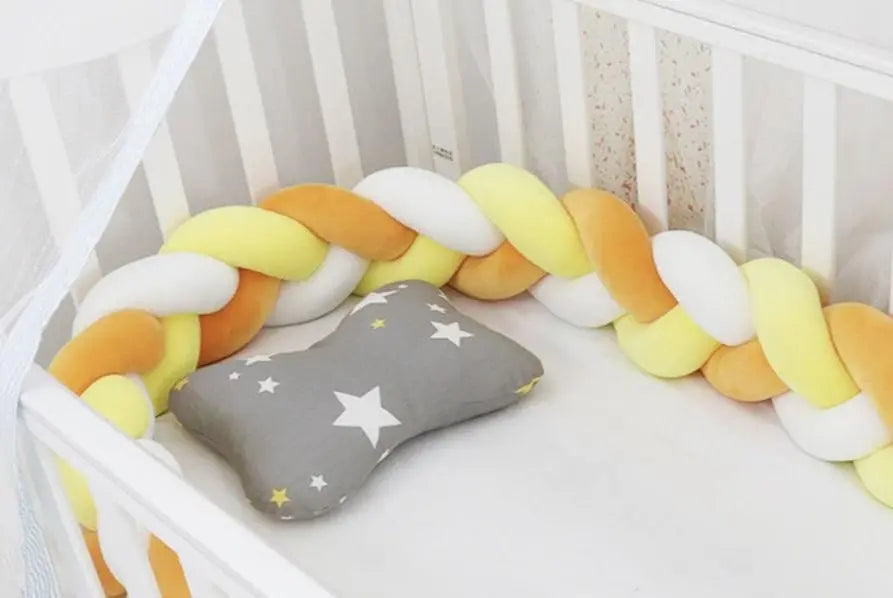 tour de lit tressé jaune moutarde blanc maman et mini 